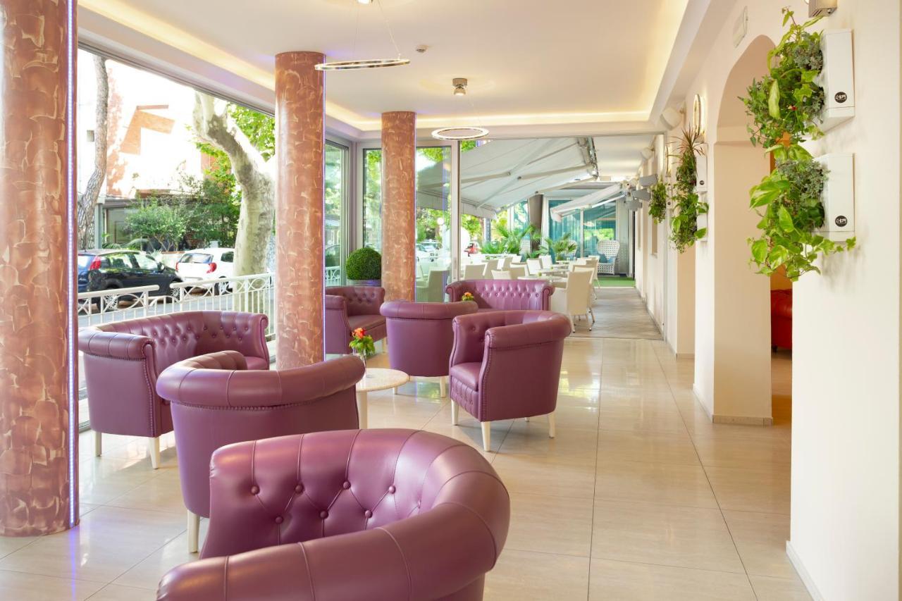 Hotel Castellucci Bellaria-Igea Marina Buitenkant foto
