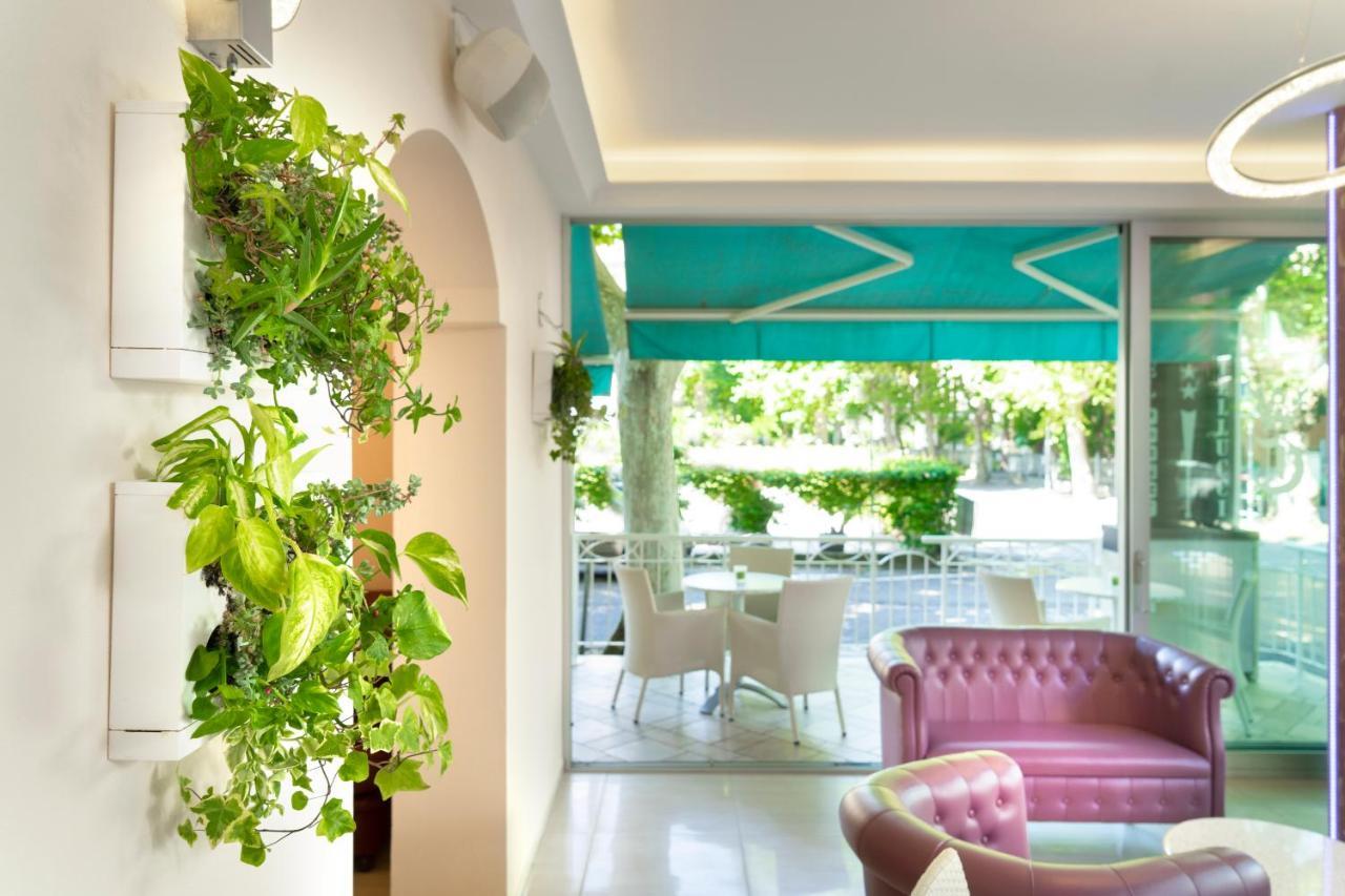 Hotel Castellucci Bellaria-Igea Marina Buitenkant foto