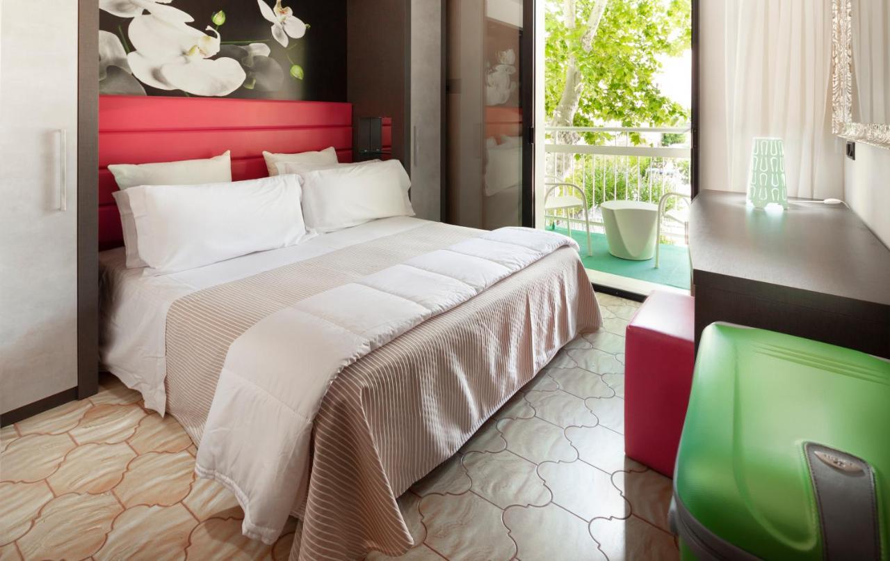 Hotel Castellucci Bellaria-Igea Marina Buitenkant foto
