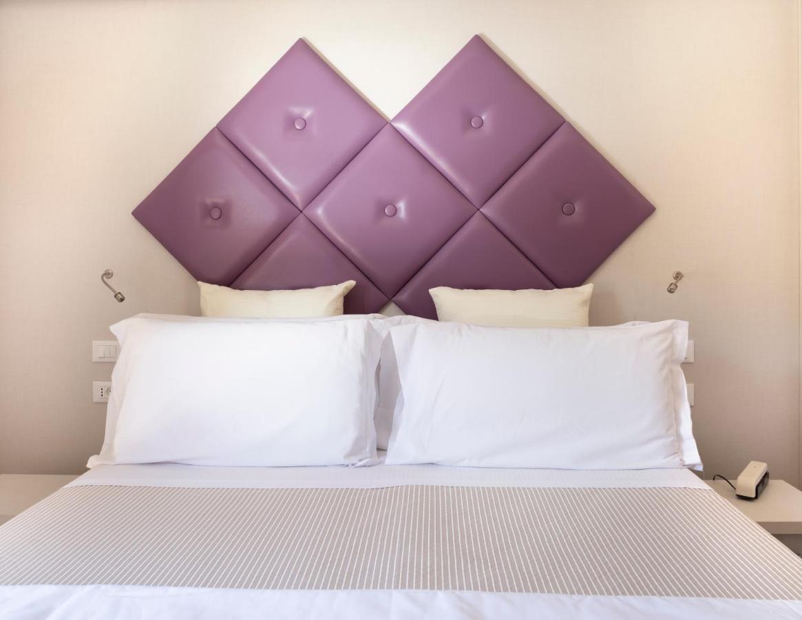 Hotel Castellucci Bellaria-Igea Marina Buitenkant foto