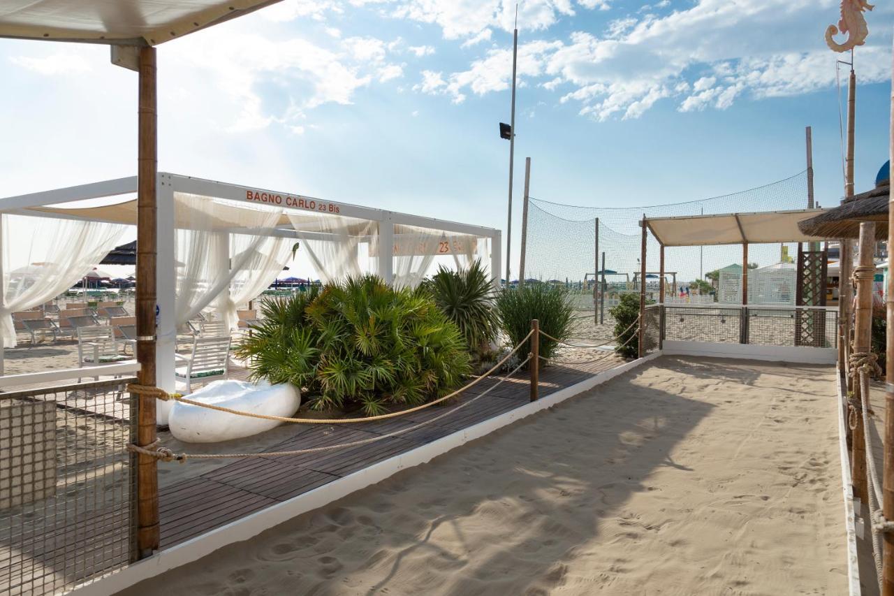 Hotel Castellucci Bellaria-Igea Marina Buitenkant foto