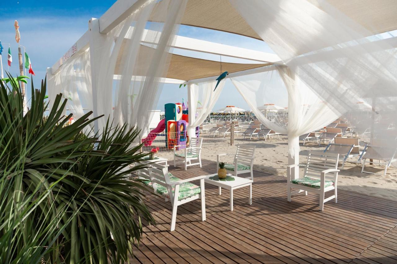 Hotel Castellucci Bellaria-Igea Marina Buitenkant foto