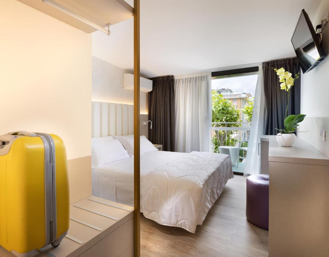 Hotel Castellucci Bellaria-Igea Marina Buitenkant foto
